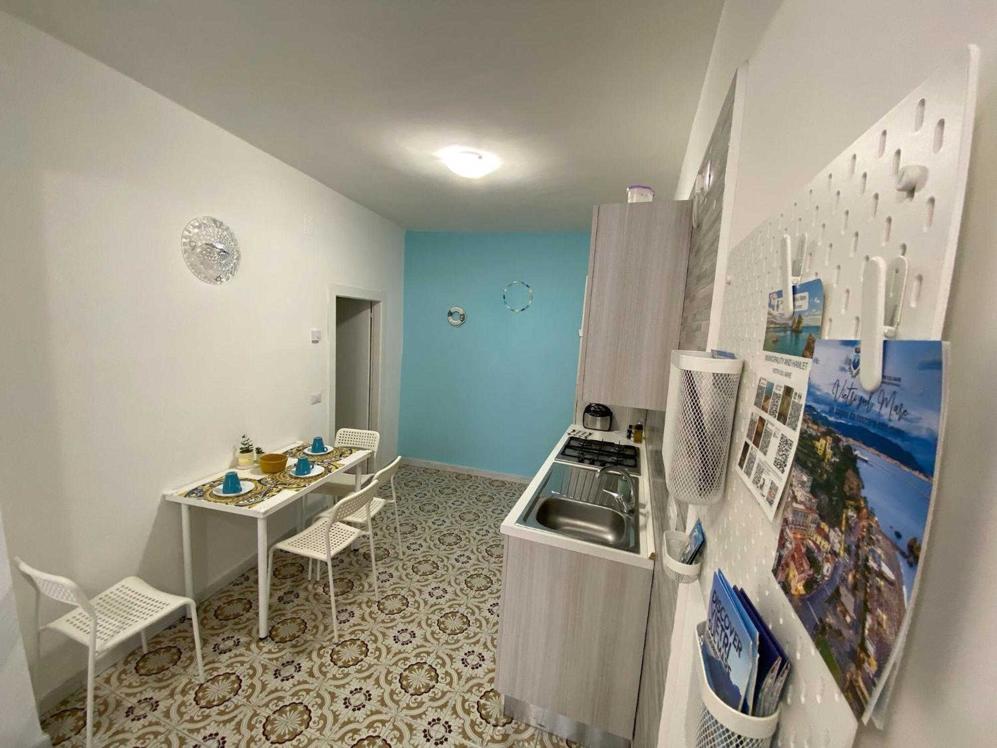 Casa Vacanza: The Wind Rose Vietri sul Mare Exterior photo