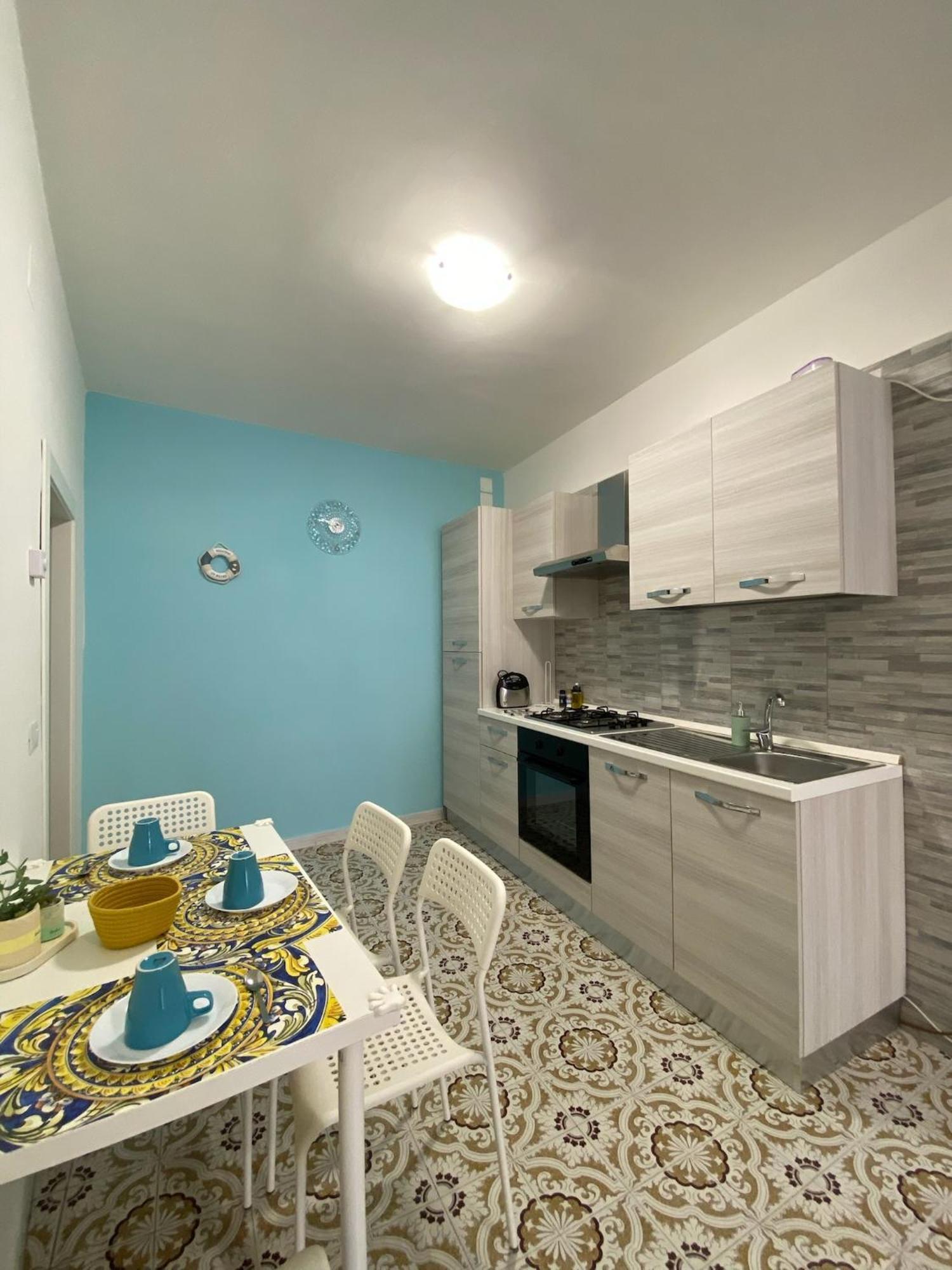 Casa Vacanza: The Wind Rose Vietri sul Mare Exterior photo